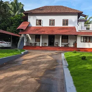 Bed & Breakfast Hill Homes 